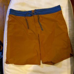 Mens boardshort size 34